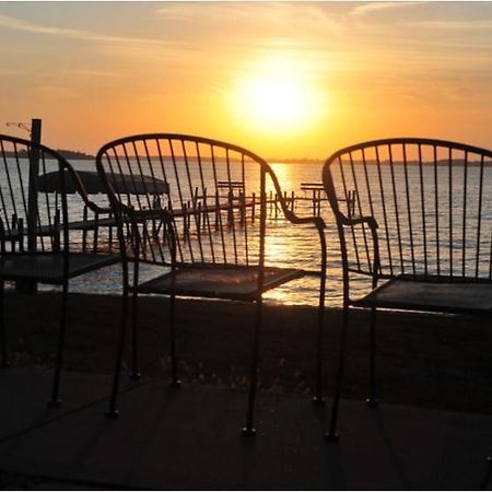 كلير ليك The South Shore Inn المرافق الصورة